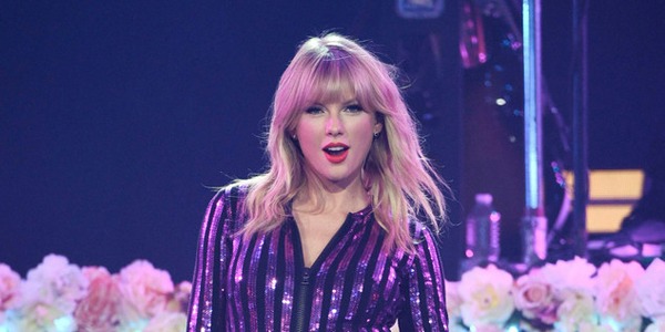 Taylor Swift From 2019 Pcas Female Music Artist Nominees E News